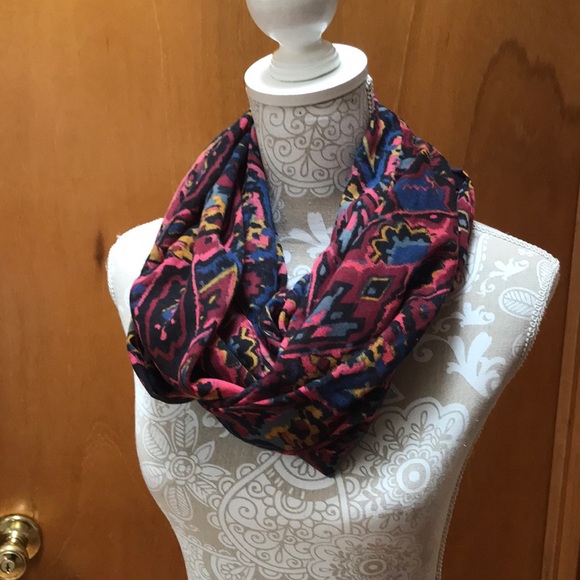 aerie Accessories - NWOT Aerie Infinity scarf.